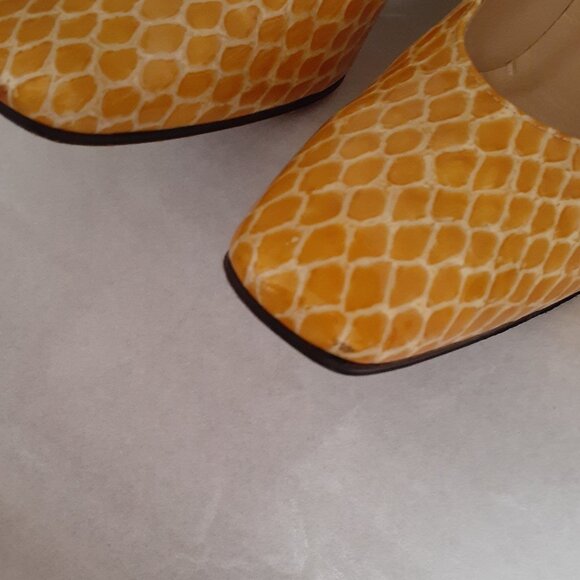 Stuart Weitzman Reptile pattern Leather Heels - Picture 7 of 13